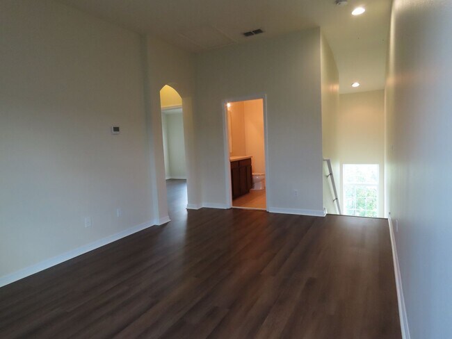 Building Photo - Waterside Point Townhome