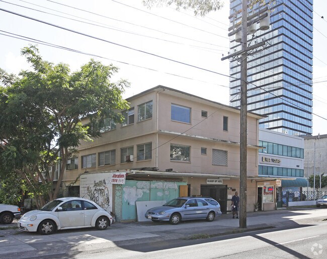 Primary Photo - 1716 Kalakaua Ave