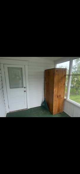 Sunroom - 859 Miller St