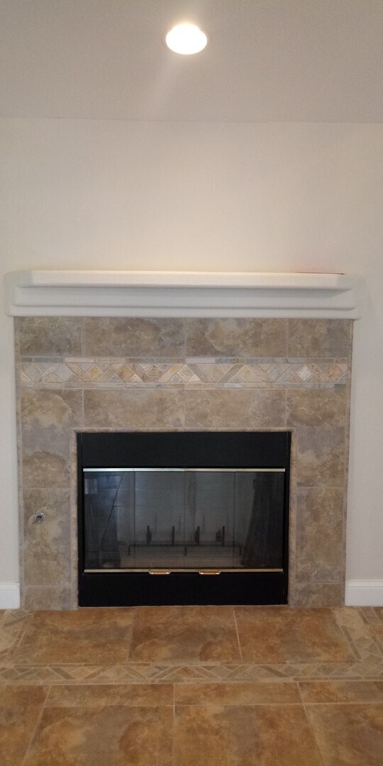 Building Photo - Beautiful 3 Bedroom Home