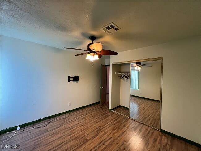 Building Photo - 4325 Silvercrest Ct