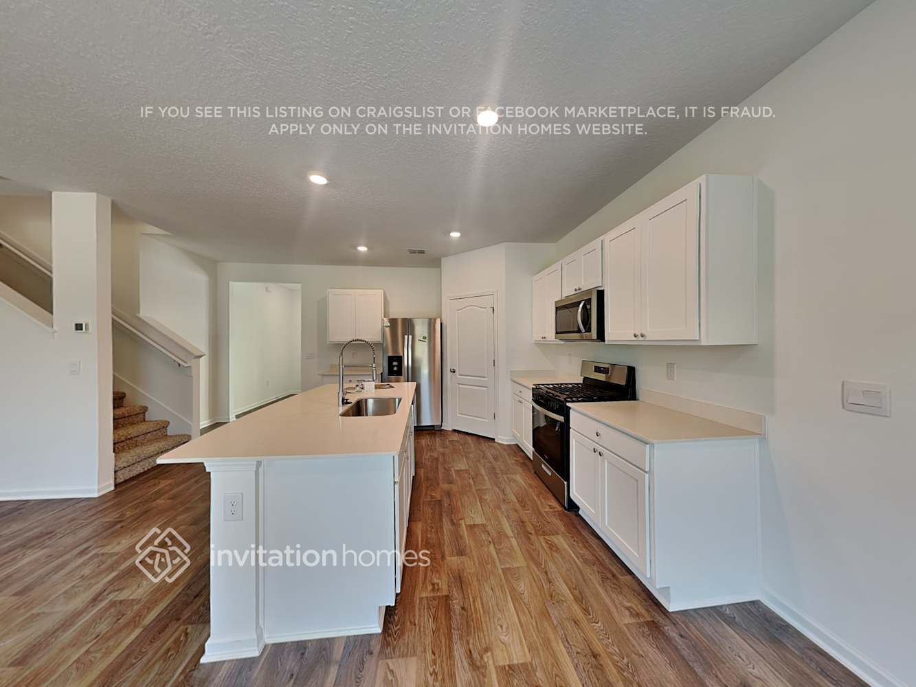 Building Photo - 701 Orellana Rd