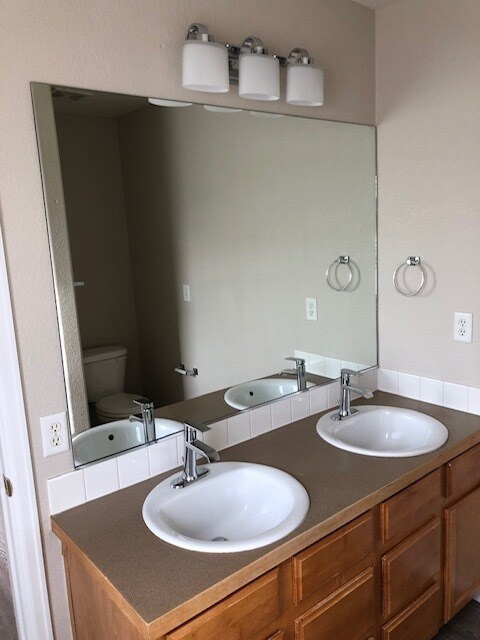 Building Photo - Charming 3 beds 2.5 baths in Firestone