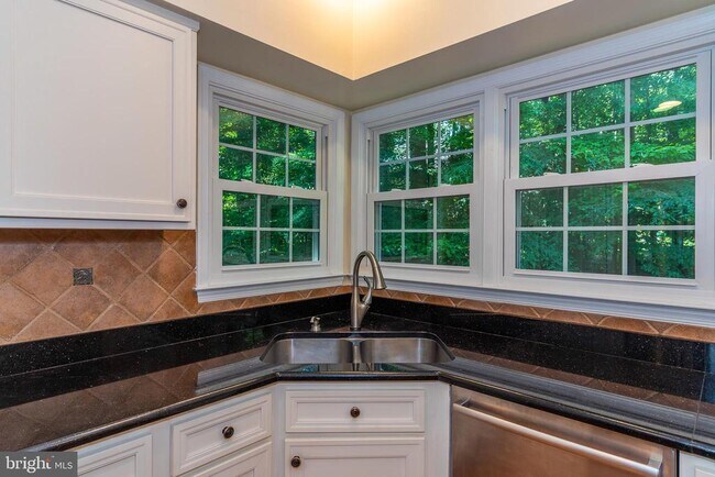 Building Photo - 7300 Scarlet Oak Ct