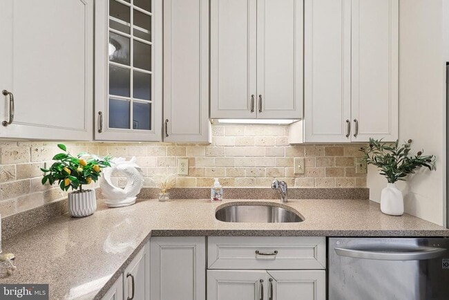 Building Photo - 4977 Battery Ln