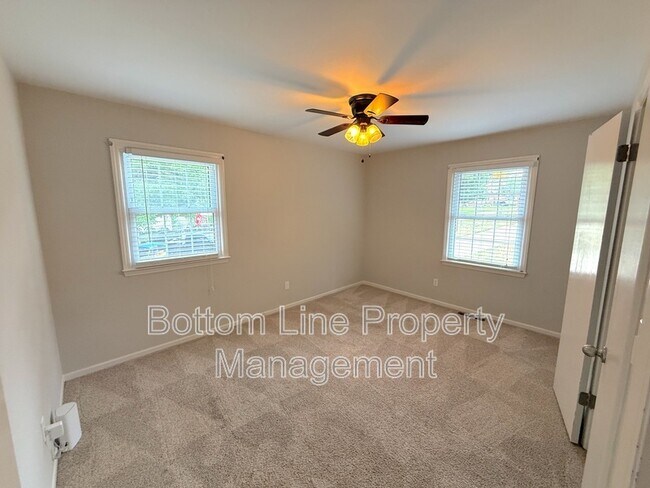 Building Photo - 4050 Leafmore St