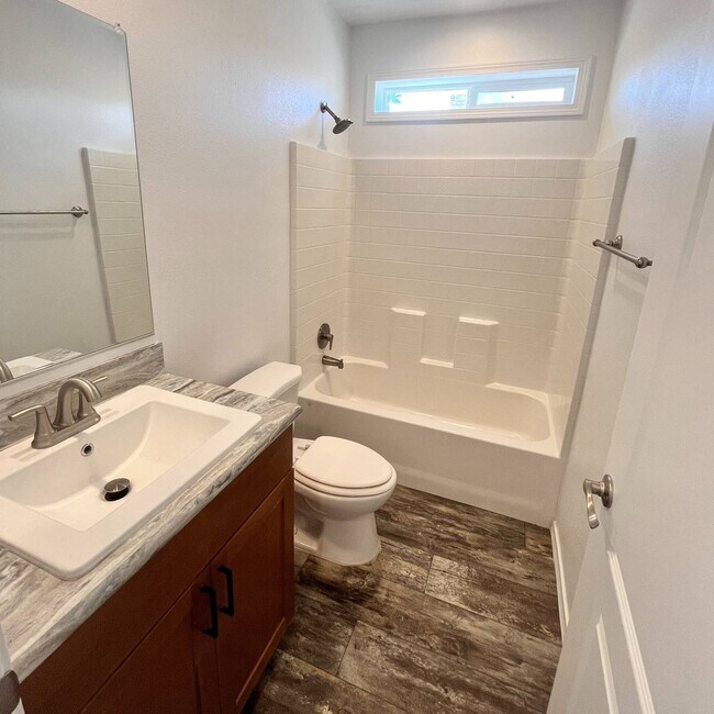 Building Photo - 4100 N Romero Rd