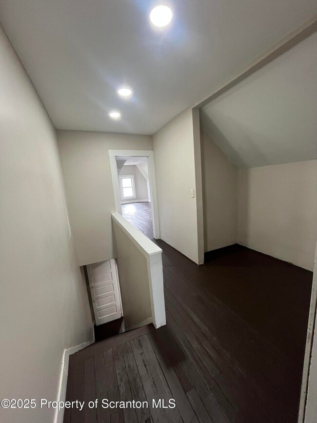 Building Photo - 304 Pittston Ave