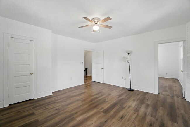 Building Photo - 5611 Hampton Blvd