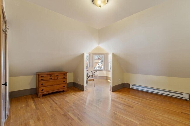 Building Photo - 42 Greenleaf St