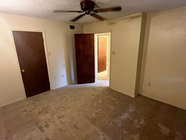Building Photo - 1507 University Dr