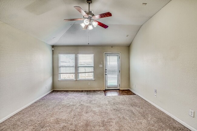 Building Photo - 2219 Diamond Crest Dr