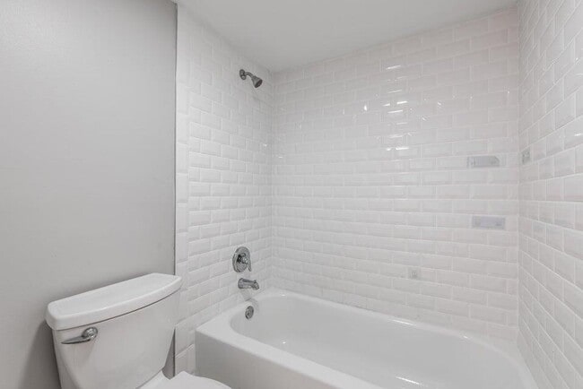 Building Photo - 117 1st Way
