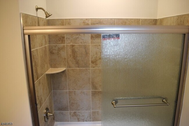 Building Photo - 229 Parkview Ln