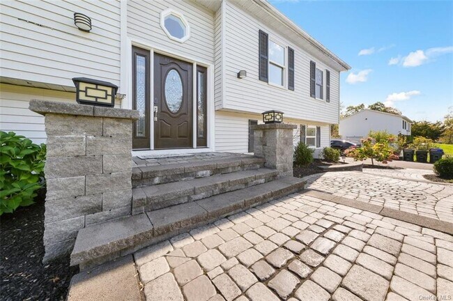 Building Photo - 7 Ohio Dr