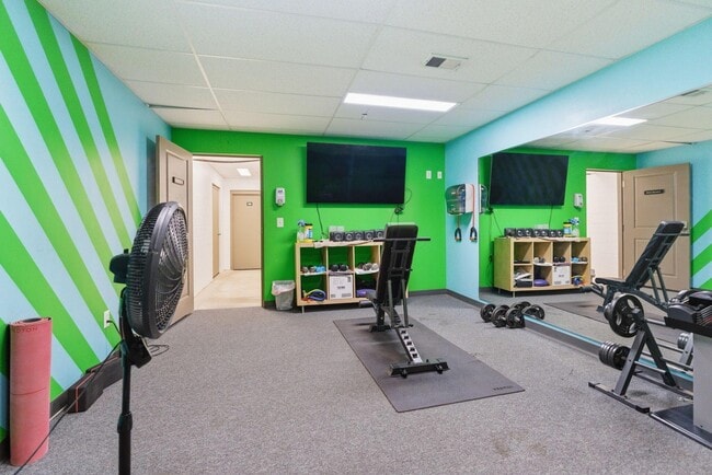 Building Photo - 145 N High St