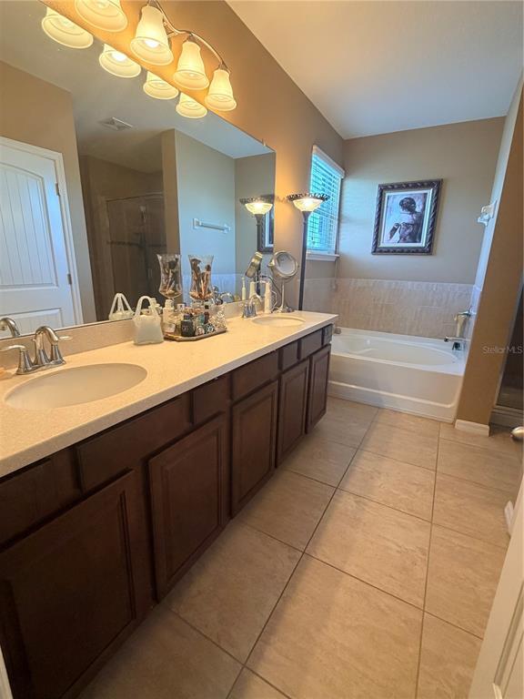 Building Photo - 416 Bahama Grande Blvd