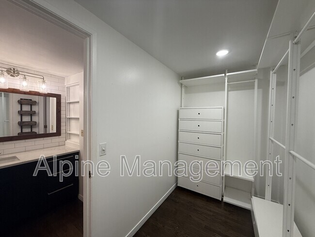 Building Photo - 1255 California St