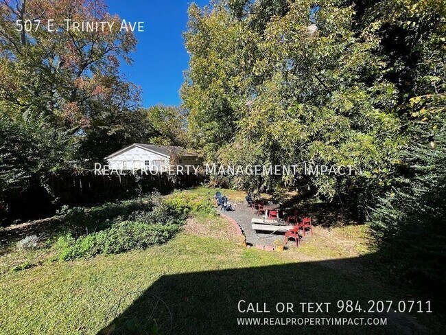Building Photo - MOVE IN SPECIAL:  $200 OFF RENT Renovated,...