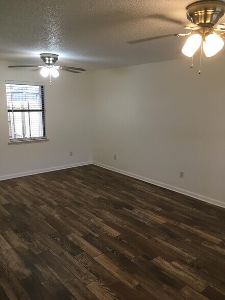 Looking into main living area - 101 Harding Rd