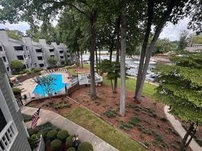 Building Photo - Fabulous Waterfront condo