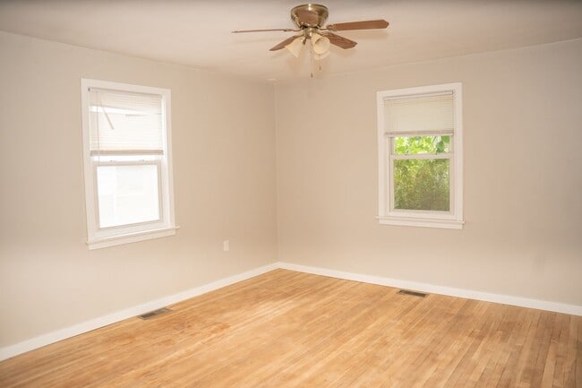 Building Photo - 3950 Locust Grove Rd