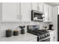 Building Photo - 190 Jean Avenue