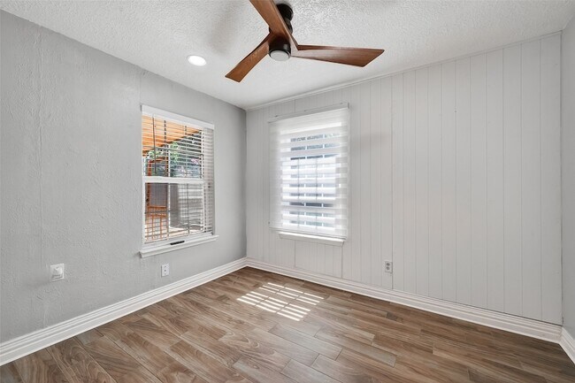 Building Photo - 19818 Packwood Dr