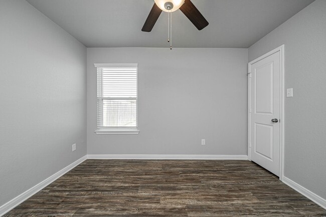 Building Photo - 1368 Kingsgate Dr