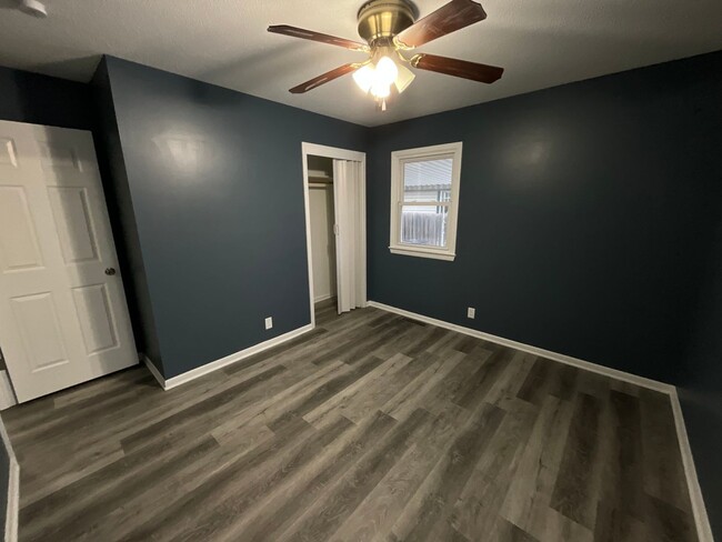 Building Photo - $1795 Rent  - $1795 Deposit - 3 Bed 2 Bath...