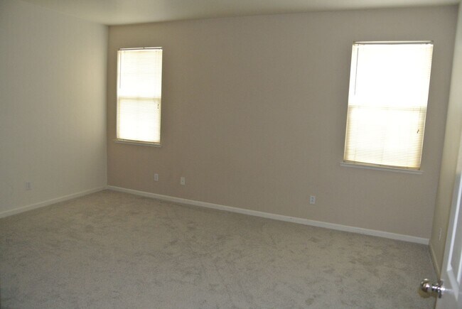 Building Photo - ** COMING SOON!!! ** Updated 4 Bedroom, 2 1/2 Bathroom House in Pittsburg Gated Community