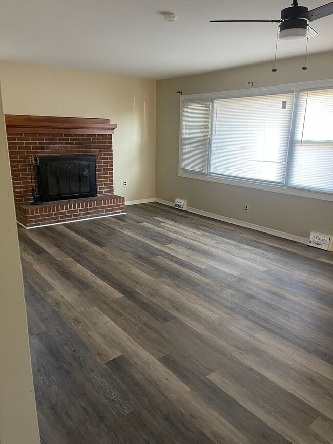 Building Photo - 11 Malvina Ln
