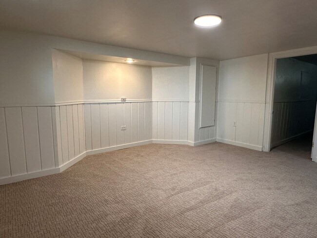 Building Photo - Completely Remodeled 4 Bedroom Home