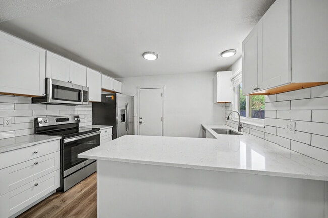 Building Photo - 9587 Dudley Dr