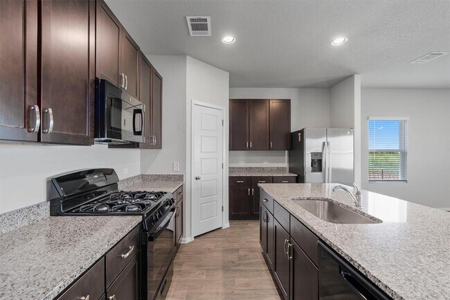 Building Photo - 135 Chesterfield Dr