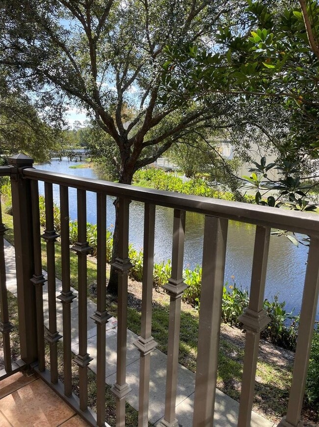 Building Photo - 2 Bedroom Townhome with 1 Car attached Gar...