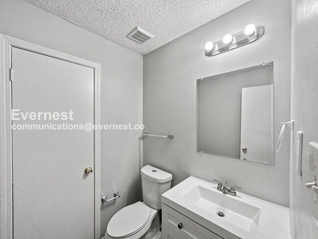 Building Photo - Limited Time Special Offer / 3 Bed/1.5 Bath Home with Carport / Pet-Friendly / Coming Soon!