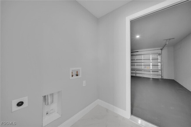 Building Photo - 2913 NW 9th Terrace