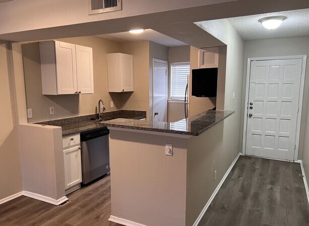 Primary Photo - 923 Vance Jackson Rd