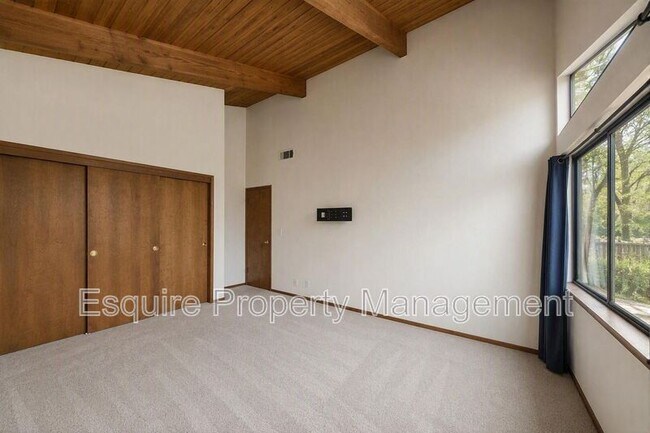 Building Photo - 4290 Aspen Ln