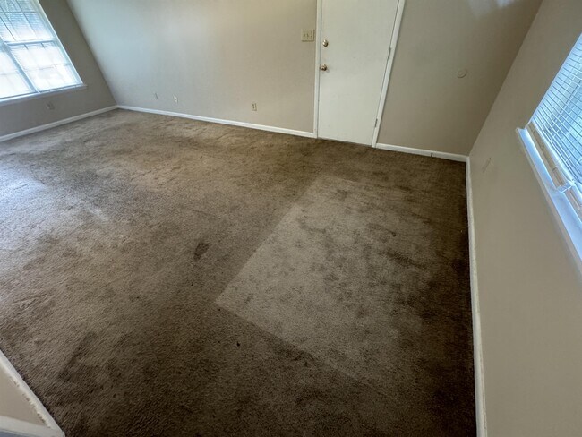 Building Photo - 3100 Gayhart Dr NW