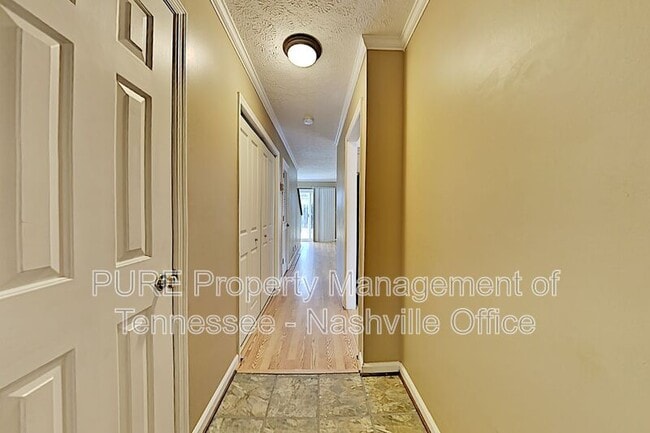 Building Photo - 473 Claircrest Dr