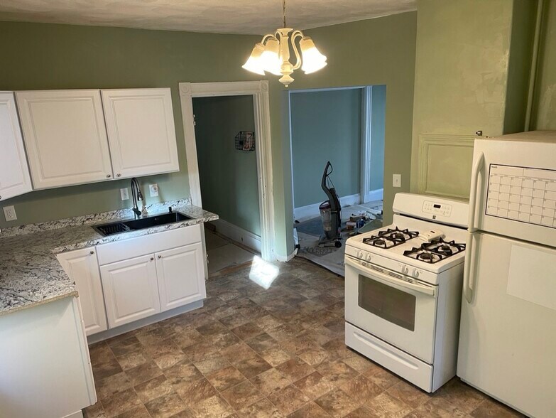 Building Photo - 65 Hancock St