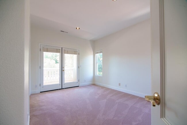 Building Photo - 26148 Legends Ct