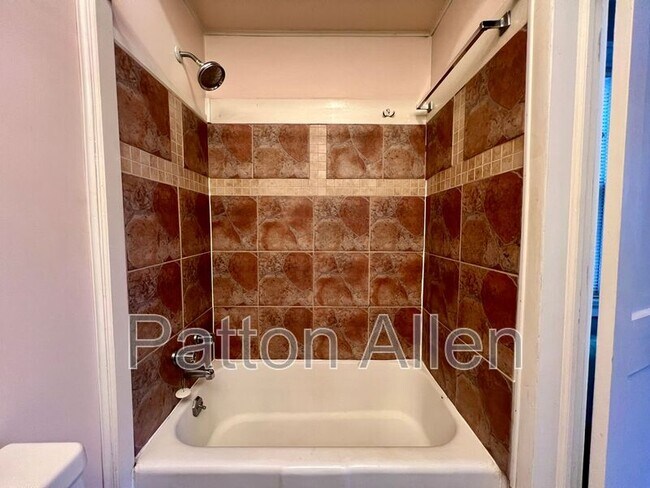 Building Photo - 105 Edwin Pl