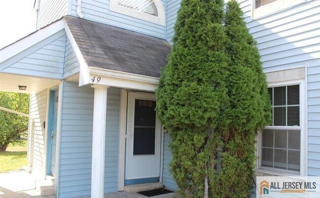 Primary Photo - 49 Tanglewood Ct