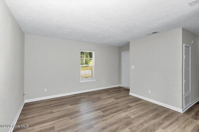 Building Photo - 2114 Vandivere Rd