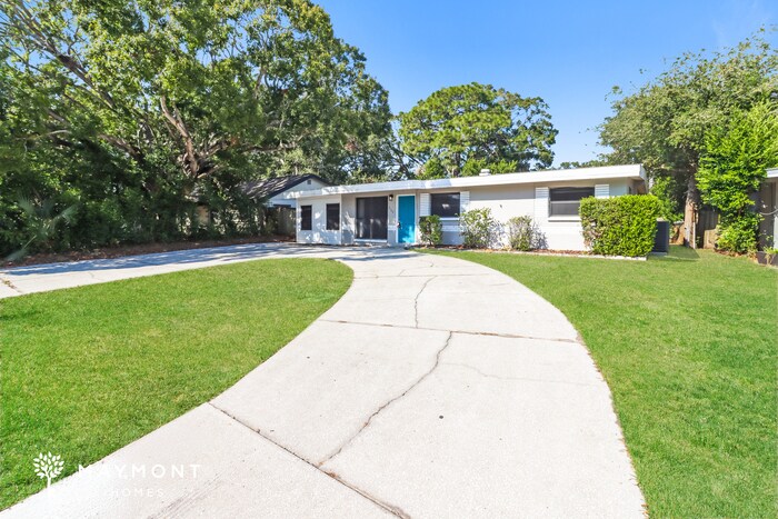 Building Photo - 2120 Catalina Dr