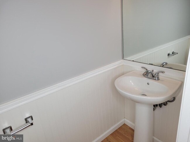 Building Photo - 2904 Saxony Dr