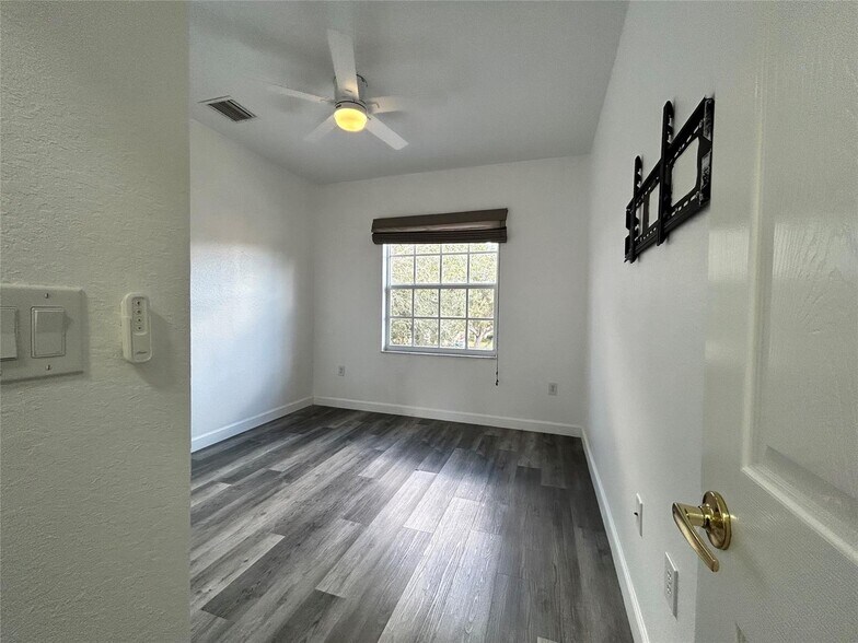 Building Photo - 604 NW 170th Ter